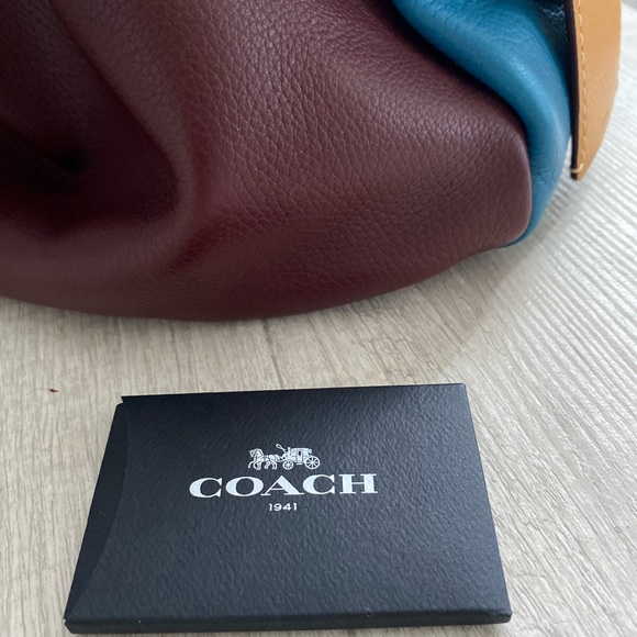 Coach Women's Goldenrod Bandit Hobo 39 - Picture 11 of 11